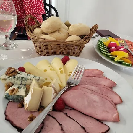 Mleczarnia Restauracja خلودوفو