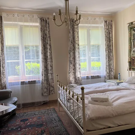 Mleczarnia Restauracja فندق *