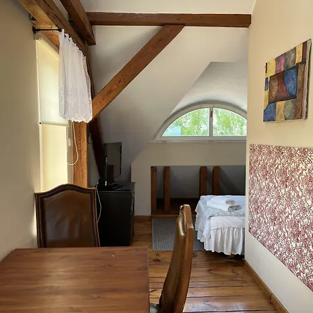 Mleczarnia Restauracja خلودوفو